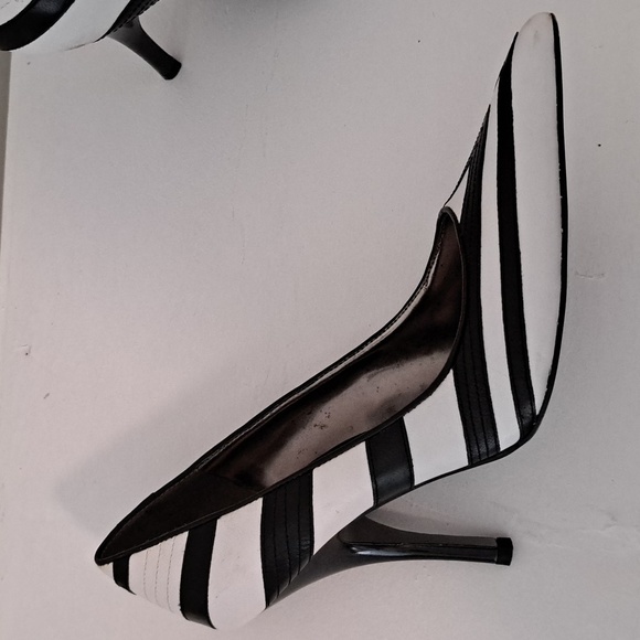 Carlos by Carlos Santana High Heels - Picture 2 of 3